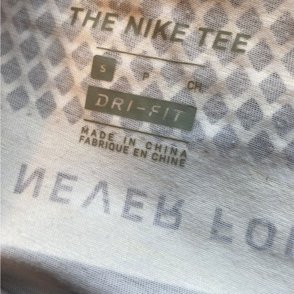 The Nike Tee Dri Fit White Short Sleeve Graphic Shirt Size Small - Picture 8 of 12
